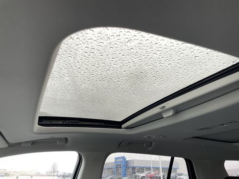 Used 2021 Chevrolet Traverse Premier image 17