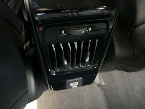 Used 2025 Jeep Compass Limited image 23