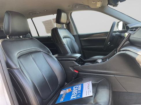 Used 2023 Jeep Grand Cherokee L Limited w/ Luxury Tech Group II AWD/4WD image 11