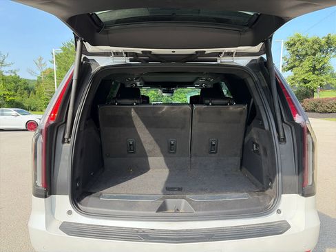 Certified 2023 Cadillac Escalade Sport Platinum w/ LPO, ONYX Package AWD/4WD image 8