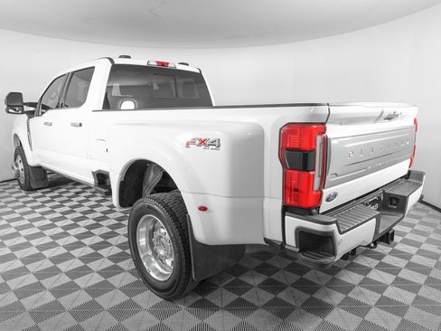 Used 2023 Ford F450 Platinum w/ FX4 Off-Road Package image 8