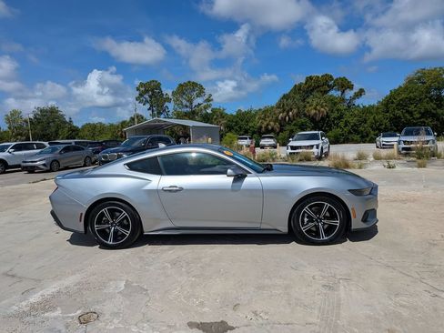 Used 2025 Ford Mustang Premium RWD image 9