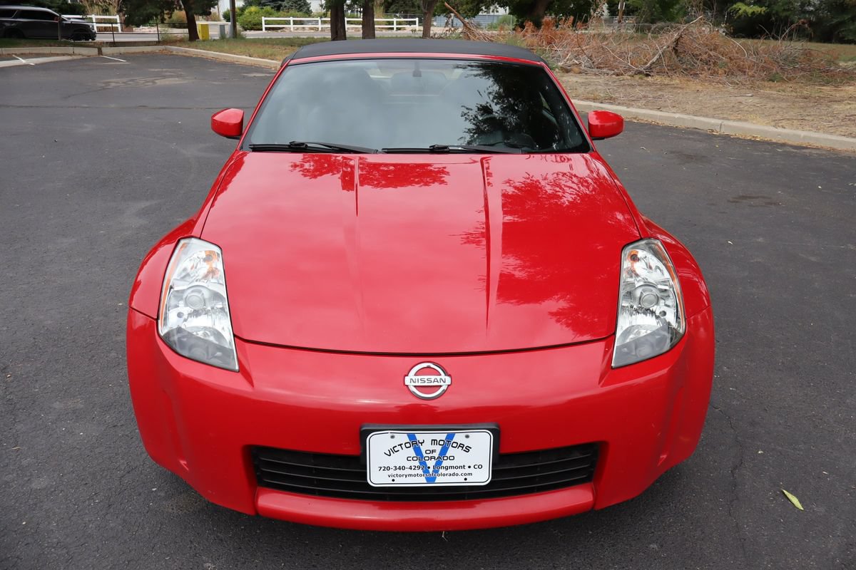 Used 2004 Nissan 350Z Enthusiast RWD image 12