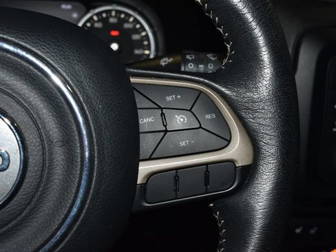Used 2015 Jeep Renegade Limited FWD image 9