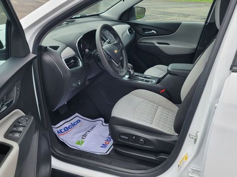 Used 2023 Chevrolet Equinox LS w/ LS Convenience Package FWD image 18