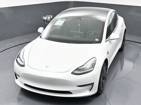 Used 2019 Tesla Model 3 Standard Range Plus image 44