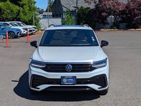 Used 2023 Volkswagen Tiguan SE R-Line AWD/4WD image 8