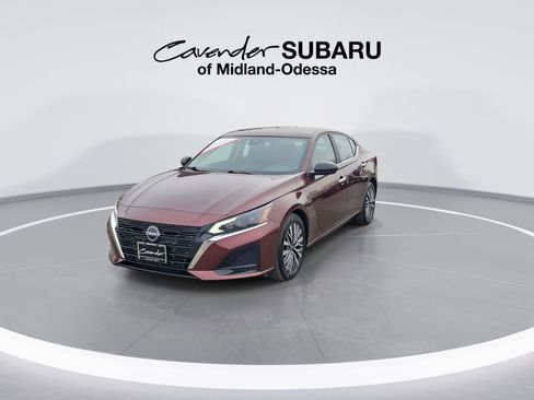 Used 2025 Nissan Altima 2.5 SV image 4