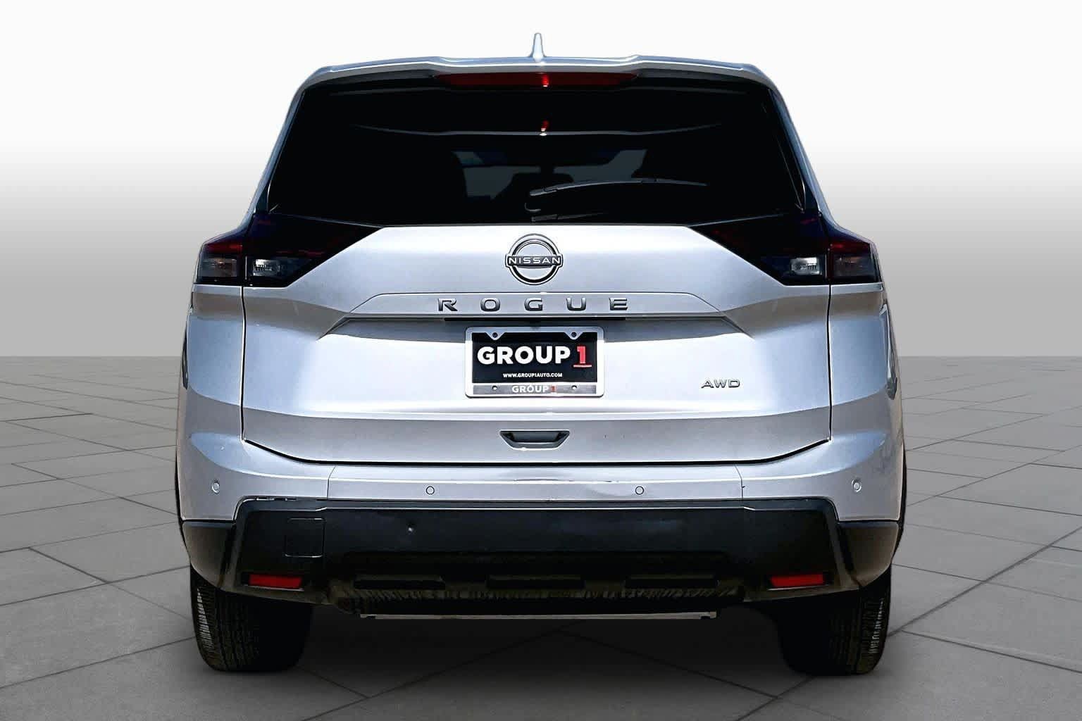 Used 2025 Nissan Rogue SV AWD/4WD image 5