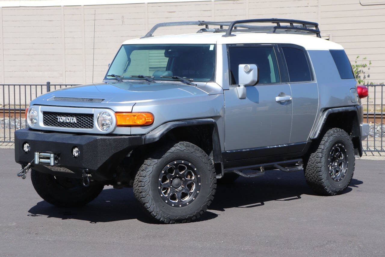 Used 2010 Toyota FJ Cruiser 4WD w/ Convenience Pkg image 4