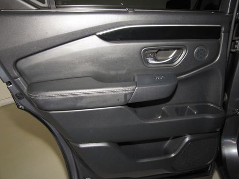 Certified 2025 Honda Pilot EX-L image 12