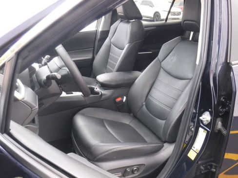 Used 2023 Toyota RAV4 XLE Premium image 16