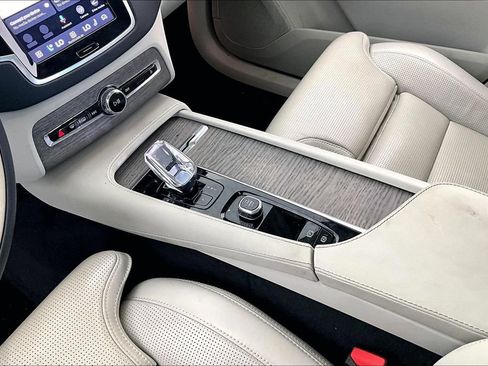 Certified 2023 Volvo XC90 B6 Ultimate AWD/4WD image 18