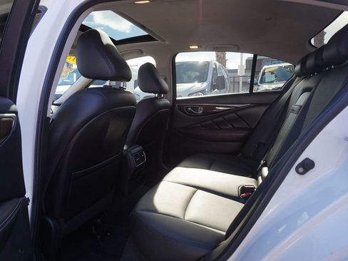 Used 2018 INFINITI Q50 Luxe w/ Cargo Package (L95) RWD image 17