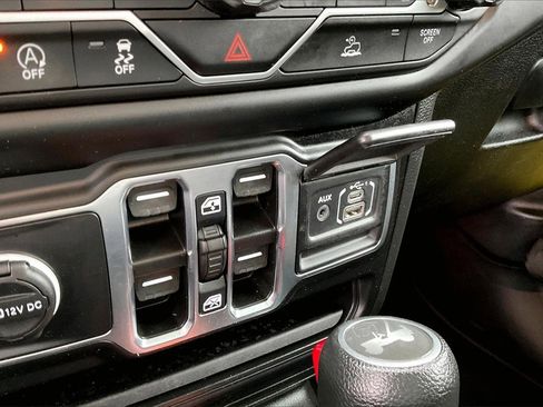 Used 2023 Jeep Wrangler Unlimited Sport image 16