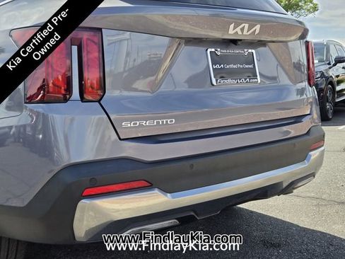 Certified 2024 Kia Sorento EX w/ Panoramic Sunroof Package FWD image 8