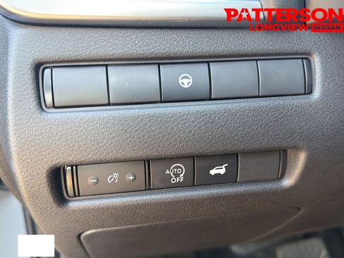 Used 2025 Nissan Rogue SL FWD image 10