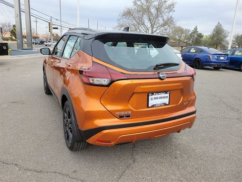 New 2024 Nissan Kicks SR w/ SR Premium Package image 8