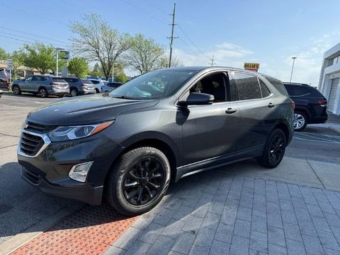 Used 2018 Chevrolet Equinox LT image 3