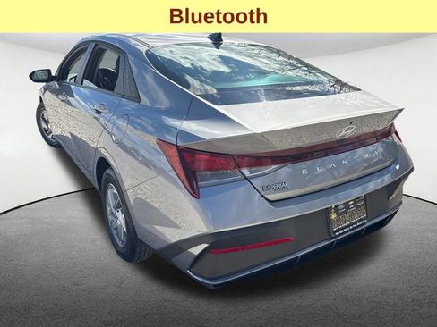 Used 2026 Hyundai Elantra SE FWD image 10