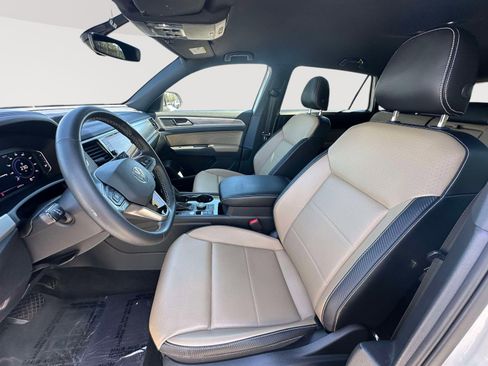 Used 2022 Volkswagen Atlas Cross Sport SE w/ Black Wheel Package image 25