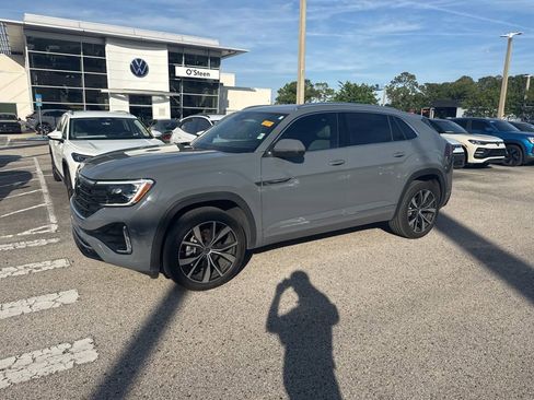 Certified 2025 Volkswagen Atlas Cross Sport SEL Premium R-Line image 18