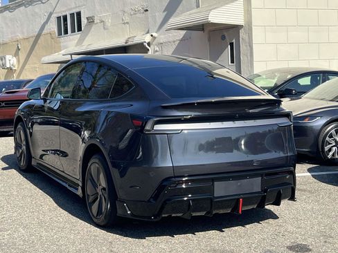 Used 2026 Tesla Model Y 2WD image 5