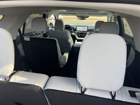 New 2026 Ford Explorer Platinum w/ LUX Leather Package image 16