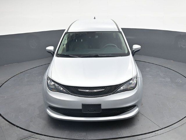 Used 2023 Chrysler Voyager LX FWD image 31