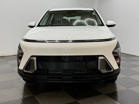 Certified 2024 Hyundai Kona SE image 5