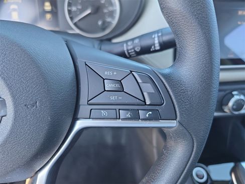 Used 2020 Nissan Versa SV image 21