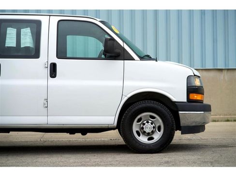 Used 2019 Chevrolet Express 2500 w/ Driver Convenience Package RWD image 16