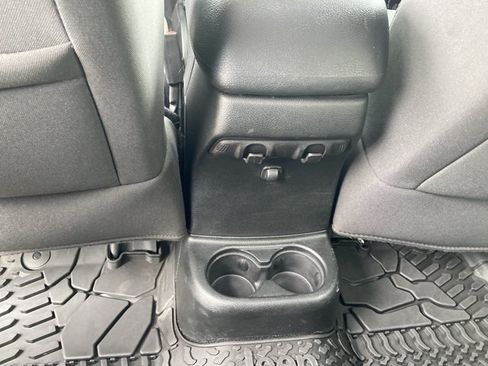 Used 2018 Jeep Wrangler Unlimited Sport AWD/4WD image 50
