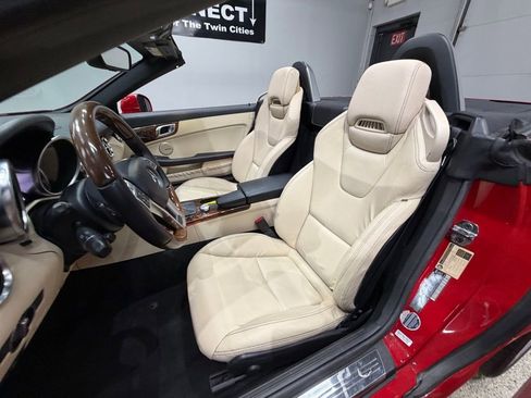 Used 2012 Mercedes-Benz SLK 250 image 24