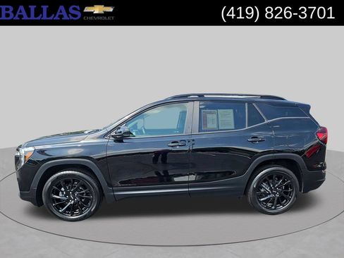 Certified 2023 GMC Terrain SLE w/ Driver Convenience Package AWD/4WD image 2