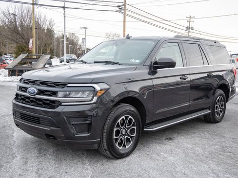 Used 2023 Ford Expedition Max XLT image 7