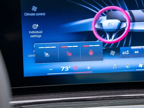 New 2025 BMW i7 M70 image 26