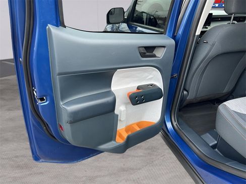 Used 2023 Ford Maverick XLT image 13