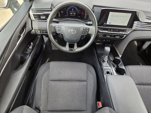 Used 2025 Toyota Camry LE w/ Convenience Package FWD image 14