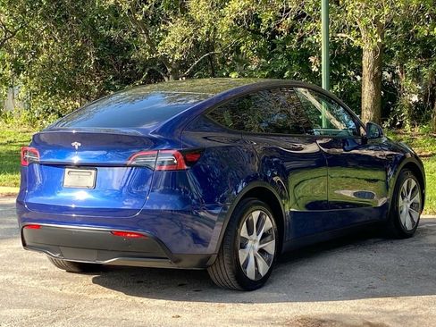 Used 2023 Tesla Model Y Long Range image 8