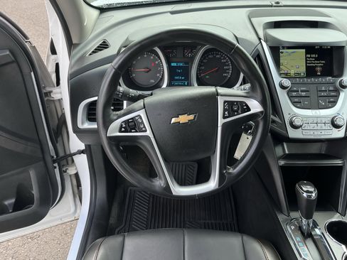 Used 2017 Chevrolet Equinox Premier w/ Enhanced Convenience Package AWD/4WD image 12