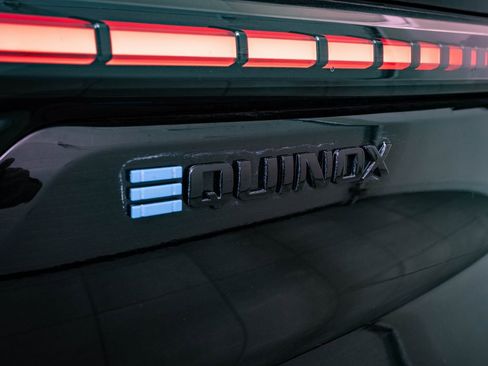 Used 2025 Chevrolet Equinox EV RS image 16