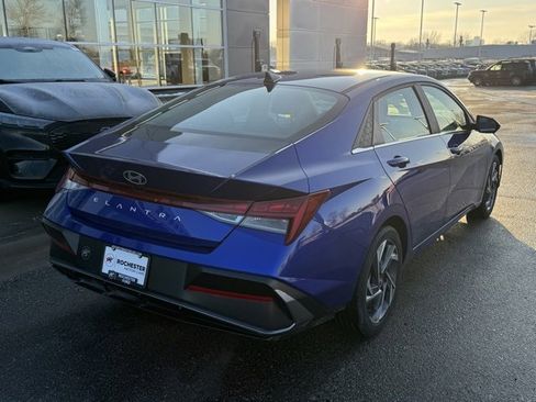 Used 2024 Hyundai Elantra SEL w/ Convenience Package image 36