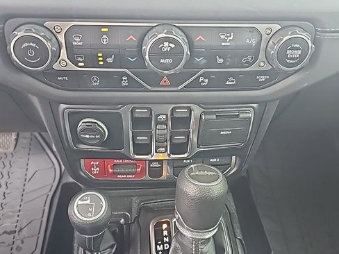 Used 2024 Jeep Gladiator Mojave w/ Safety Group AWD/4WD image 25