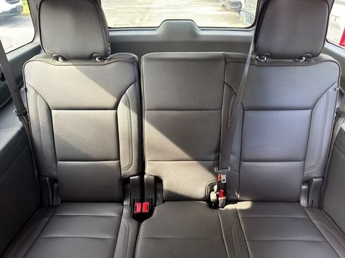 Used 2024 Chevrolet Suburban High Country AWD/4WD image 19