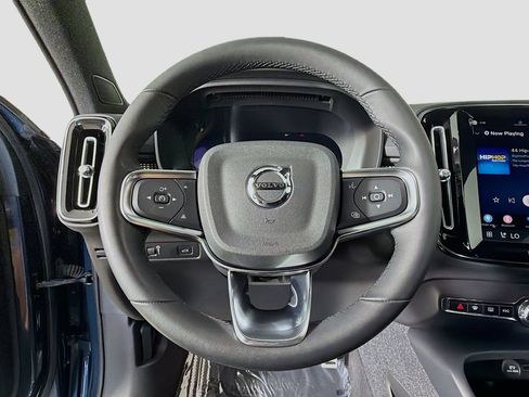 Used 2022 Volvo XC40 P8 Recharge Plus AWD/4WD image 11
