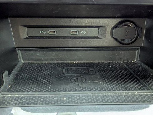 Used 2023 Volkswagen Tiguan SE image 18