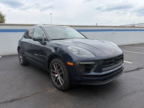 Used 2023 Porsche Macan S AWD/4WD image 7