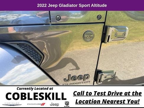 Used 2022 Jeep Gladiator Sport AWD/4WD image 11