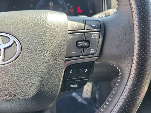 Used 2025 Toyota Camry SE w/ Convenience Package FWD image 27